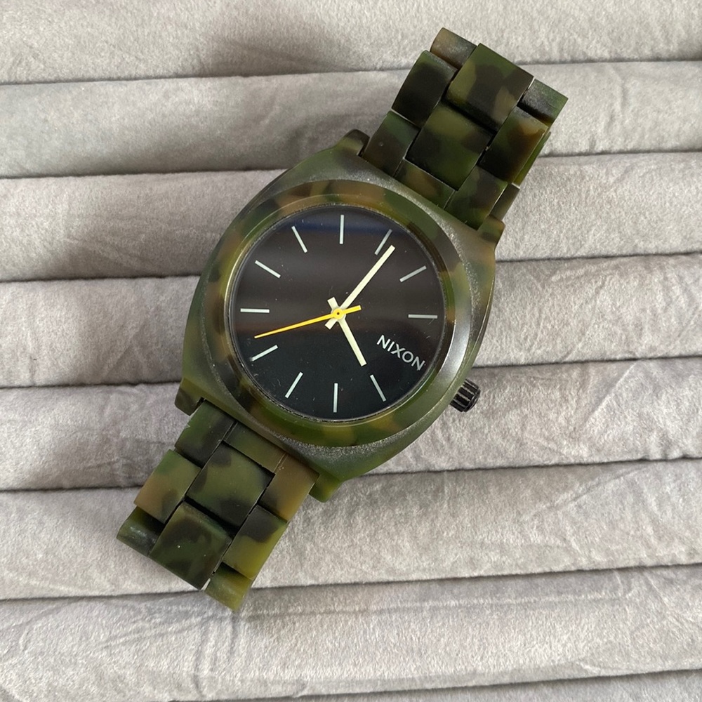 NIXON Time Teller Acetate 100m Water Resistant Women's Analog Fashion Watch